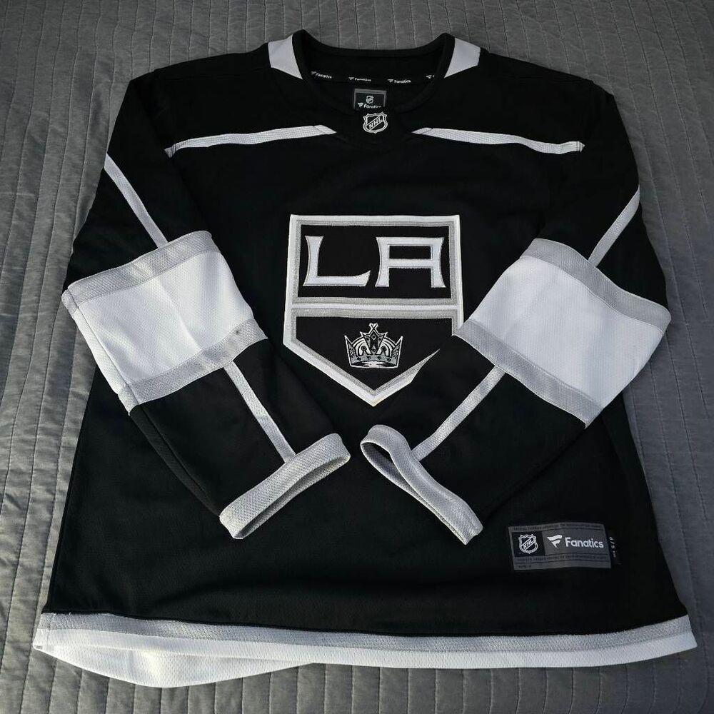 Los Angeles Kings Fanatics NHL Jersey Mens Small Black Home Breakaway Crest